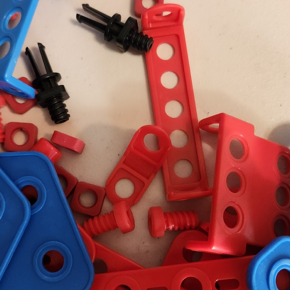 Meccano 2010 Vintage 3 In 1 STEM Build Set - Picture 9 of 16